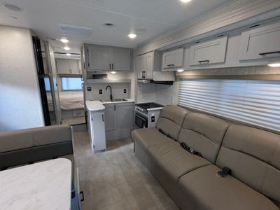 2025 Coachmen Leprechaun 260QB - Ford — photo 31 view