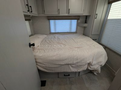 2025 Coachmen Leprechaun 260QB - Ford — photo 11 view