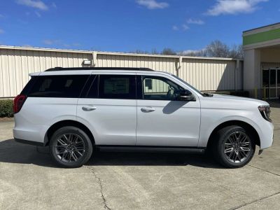 2026 Ford Expedition - Photo 2