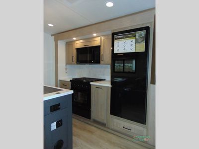 2026 Forest River RV Rockwood Signature - Photo 14