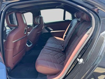 2025 BMW i7 - Photo 11