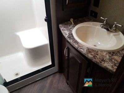 2015 Keystone RV Mountaineer - Photo 17