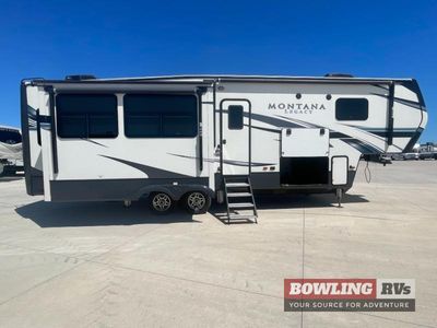 2021 Montana 3121RL - Photo 5
