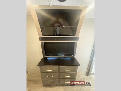 2021 Montana 3121RL - Photo 24