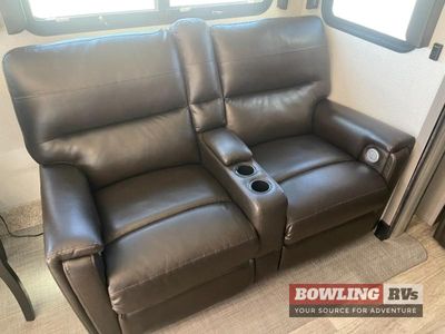 2021 Montana 3121RL - Photo 12