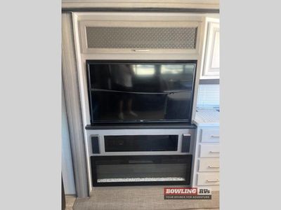 2021 Montana 3121RL - Photo 14