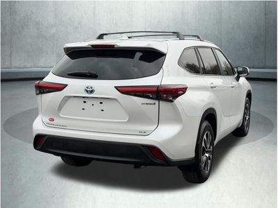 2023 Toyota Highlander Hybrid — photo 12 view