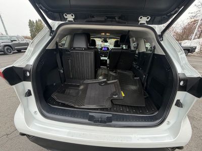 2023 Toyota Highlander Hybrid — photo 28 view