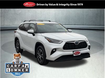 2023 Toyota Highlander Hybrid — front three-quarter view