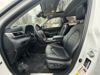 2023 Toyota Highlander Hybrid — photo 16 view