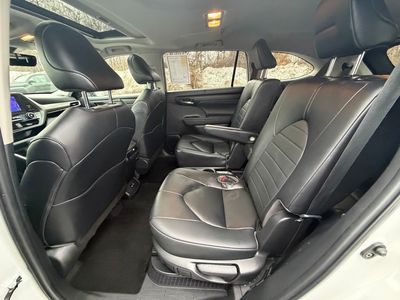 2023 Toyota Highlander Hybrid — photo 23 view