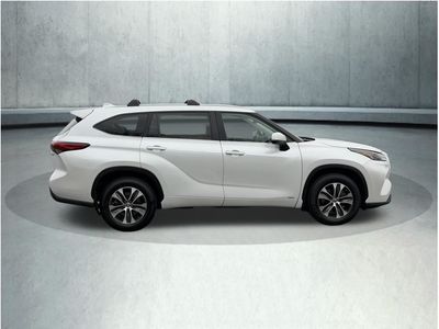 2023 Toyota Highlander Hybrid — photo 13 view