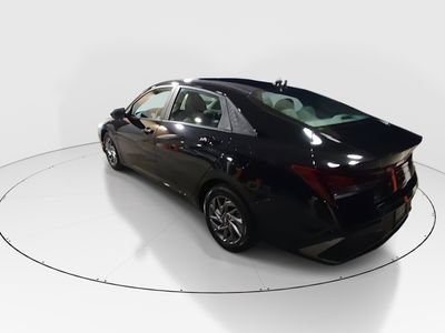 2024 Hyundai Elantra - Photo 5