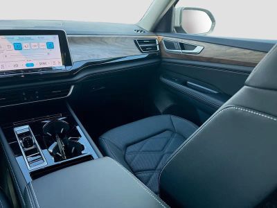 2026 Volkswagen Atlas — photo 18 view