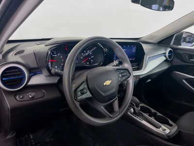 2025 Chevrolet Trax — photo 8 view