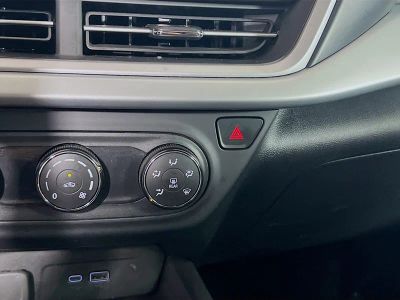 2025 Chevrolet Trax — photo 12 view