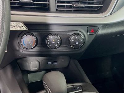 2025 Chevrolet Trax — photo 13 view