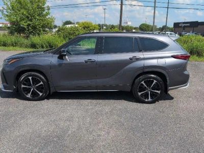 2022 Toyota Highlander — side profile view