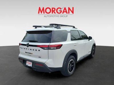 2024 Nissan Pathfinder — side profile view