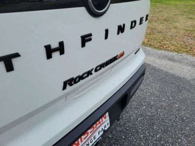 2024 Nissan Pathfinder — photo 8 view