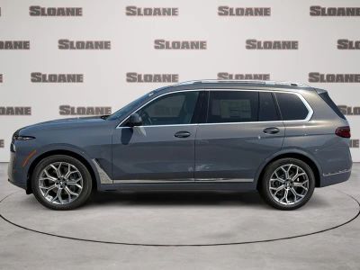 2027 BMW X7 — side profile view