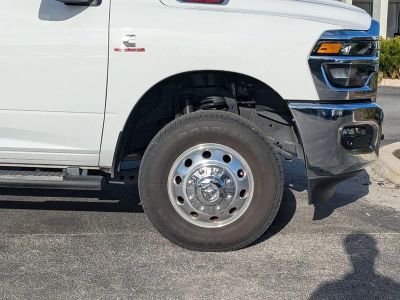 2025 Ram 3500 — photo 9 view
