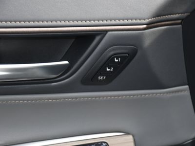 2024 Toyota Venza - Photo 12