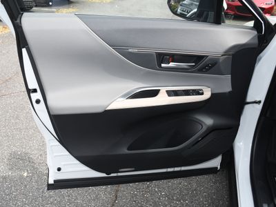 2024 Toyota Venza - Photo 10