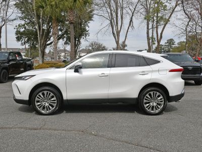 2024 Toyota Venza - Photo 2