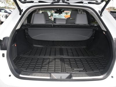 2024 Toyota Venza - Photo 19