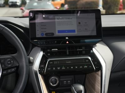 2024 Toyota Venza - Photo 18