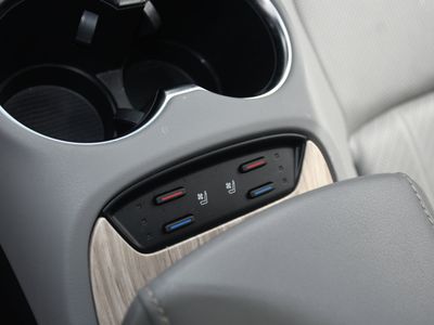 2024 Toyota Venza - Photo 16