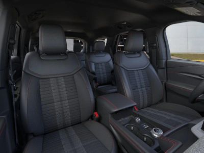 2026 Ford Explorer — photo 10 view
