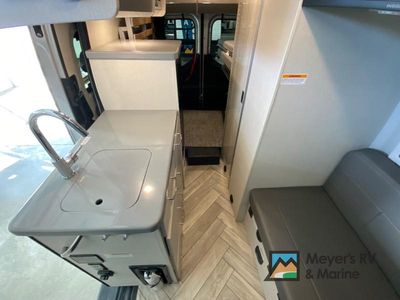 2024 Thor Motor Coach Sanctuary - Photo 6