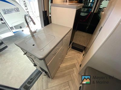 2024 Thor Motor Coach Sanctuary - Photo 9