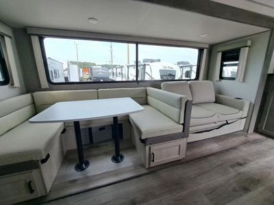 2026 Coachmen Catalina Legacy Edition - Photo 9