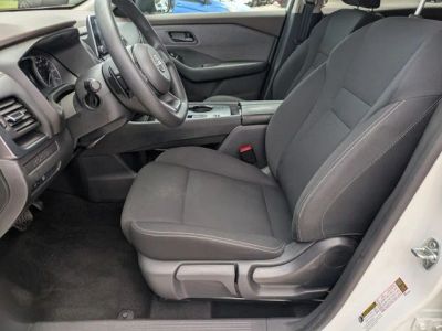 2023 Nissan Rogue — photo 11 view