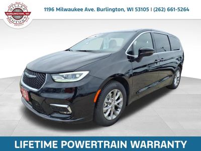 2026 Chrysler Pacifica PACIFICA LIMITED in Diamond Black Crystal Pearl-Coat Exterior Paint — front three-quarter view