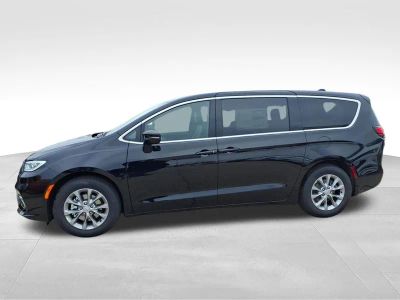 2026 Chrysler Pacifica — side profile view