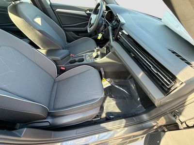2026 Volkswagen Jetta - Photo 14