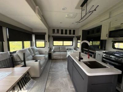 2025 Coachmen Brookstone - Photo 6