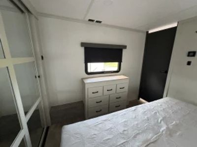 2025 Coachmen Brookstone - Photo 8