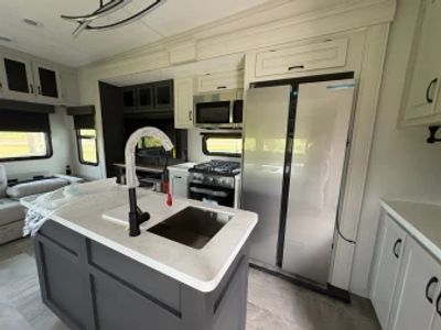 2025 Coachmen Brookstone - Photo 7