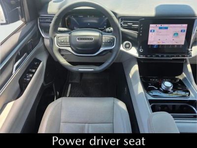 2025 Jeep Wagoneer L — photo 15 view
