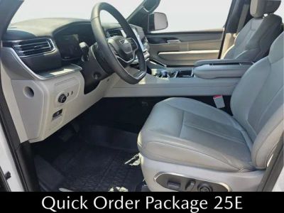 2025 Jeep Wagoneer L — photo 12 view