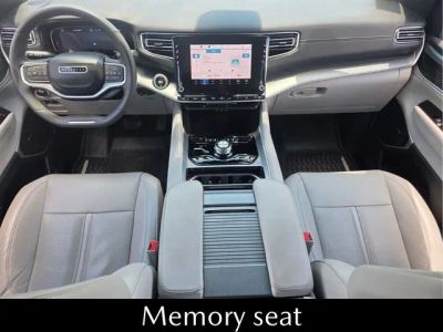 2025 Jeep Wagoneer L — photo 16 view