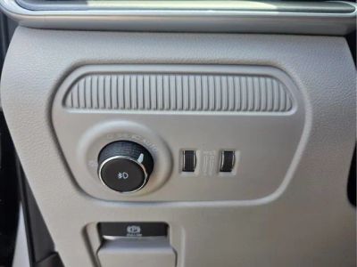 2025 Jeep Wagoneer L — photo 31 view