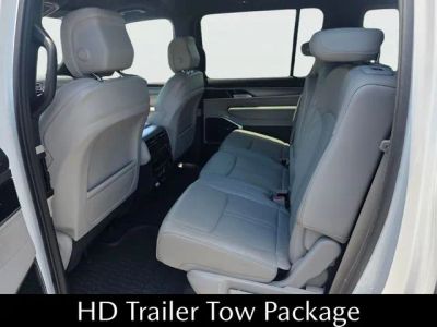 2025 Jeep Wagoneer L — photo 13 view