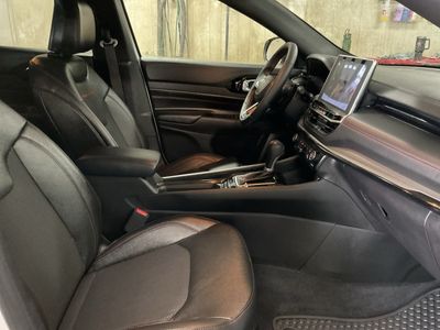2025 Jeep Compass — photo 15 view