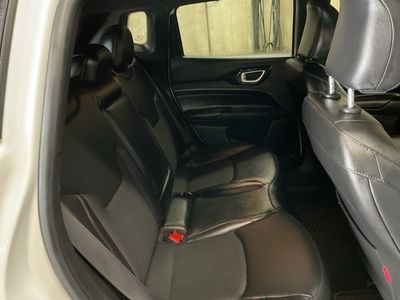 2025 Jeep Compass — photo 18 view